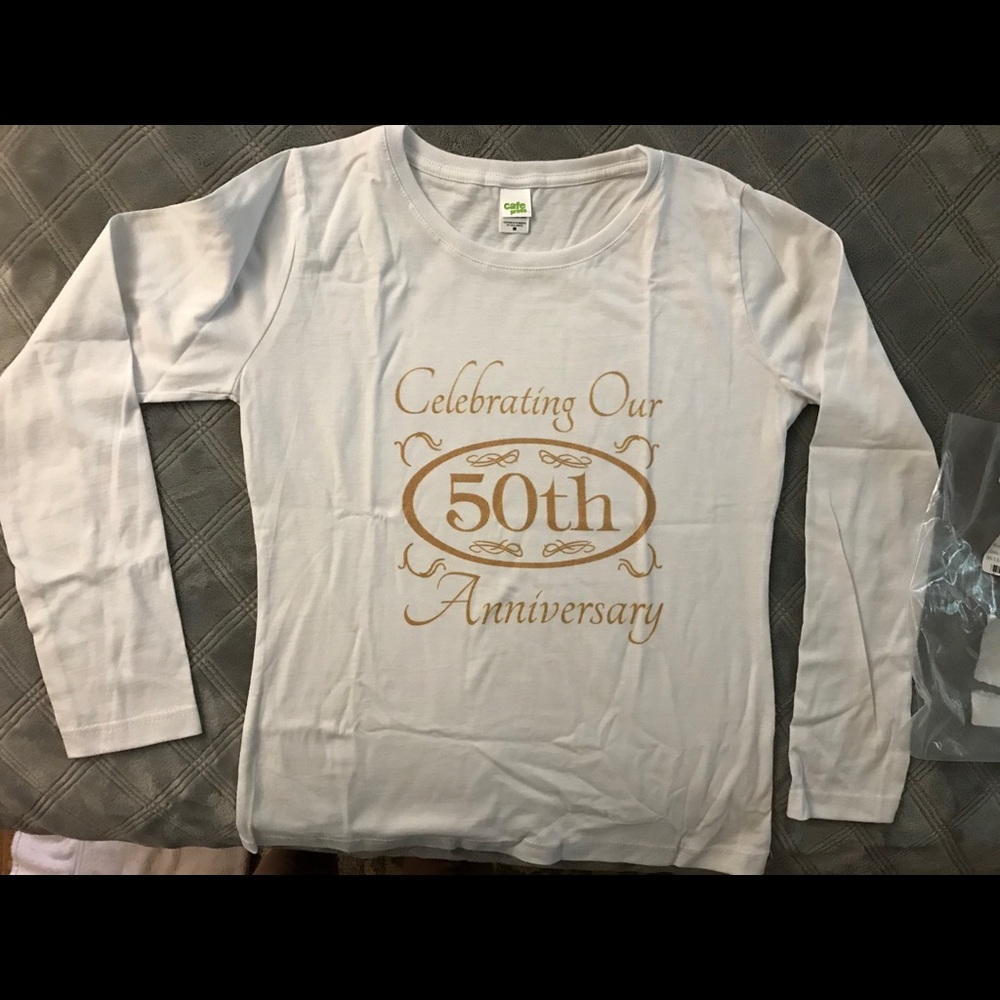 - Womens Med NWOT 50th Anniversary Long Slee…